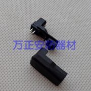 Automatic aperture plug