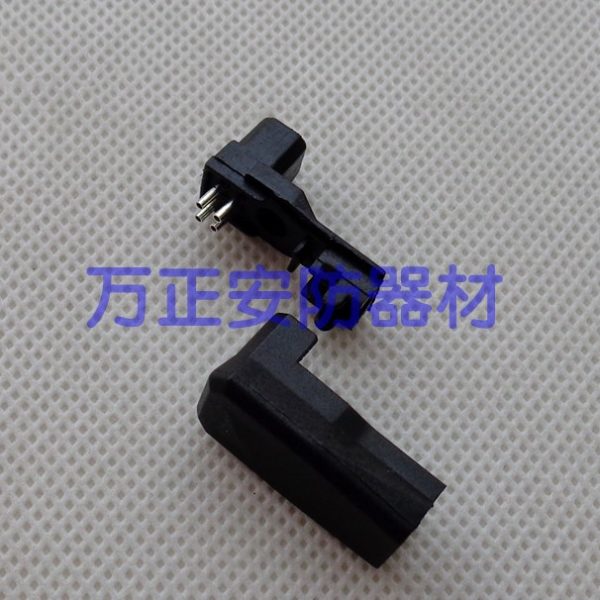 Automatic aperture plug